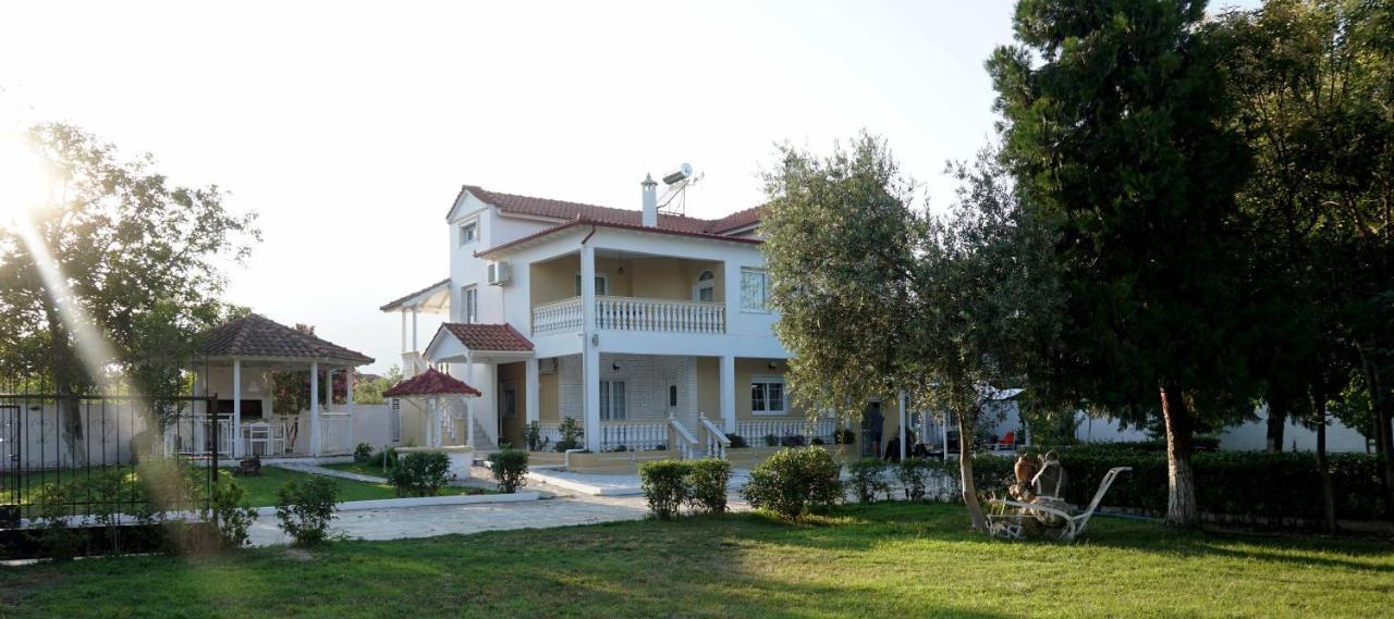 Villa Karras Vrasná 외부 사진