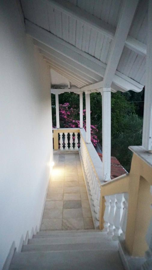 Villa Karras Vrasná 외부 사진