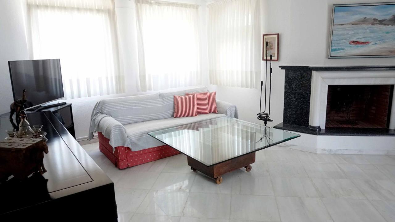Villa Karras Vrasná 외부 사진