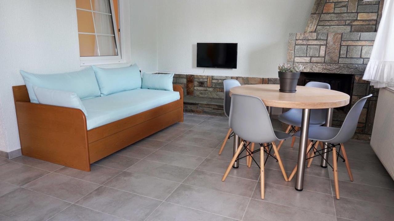 Villa Karras Vrasná 외부 사진