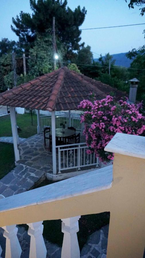 Villa Karras Vrasná 외부 사진